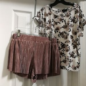 FOREVER 21 2PC FLOWY PLEATED SHORTS WITH FLORAL TOP - SO PRETTY